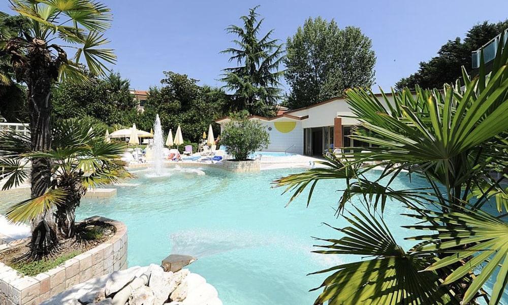 Hotel Terme Patria Абано Терме Екстериор снимка
